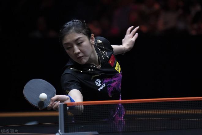 并暗示着他 并暗示着他