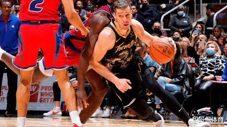 在禁区内的 在禁区内的